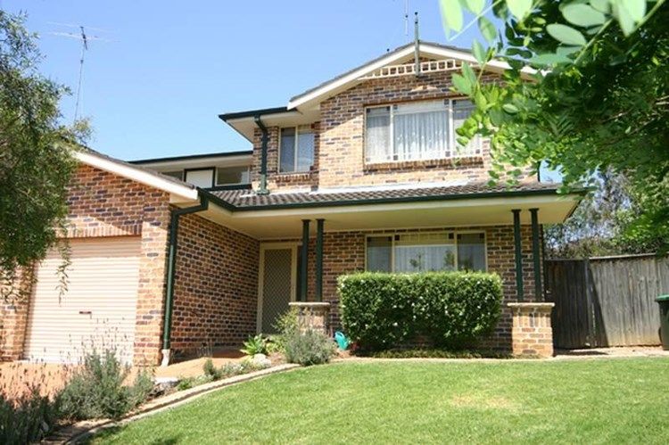 3 bedrooms House in 1/2 Pykett Place DURAL NSW, 2158
