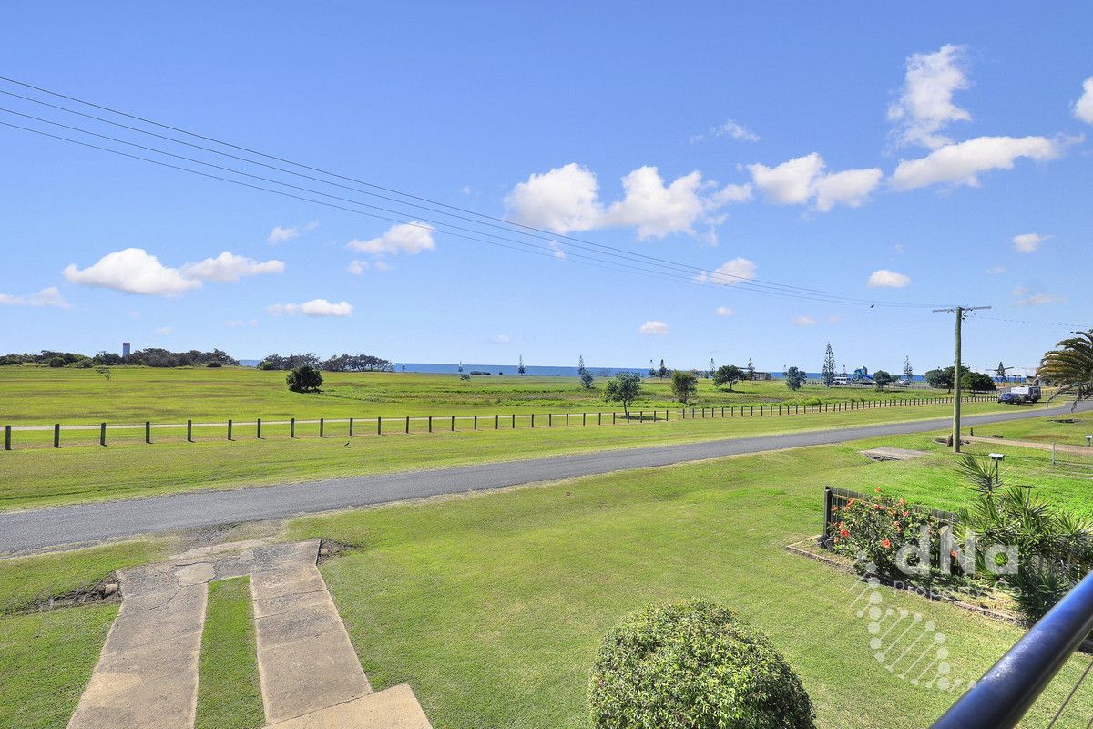 3 bedrooms House in 10 Jones Street BURNETT HEADS QLD, 4670