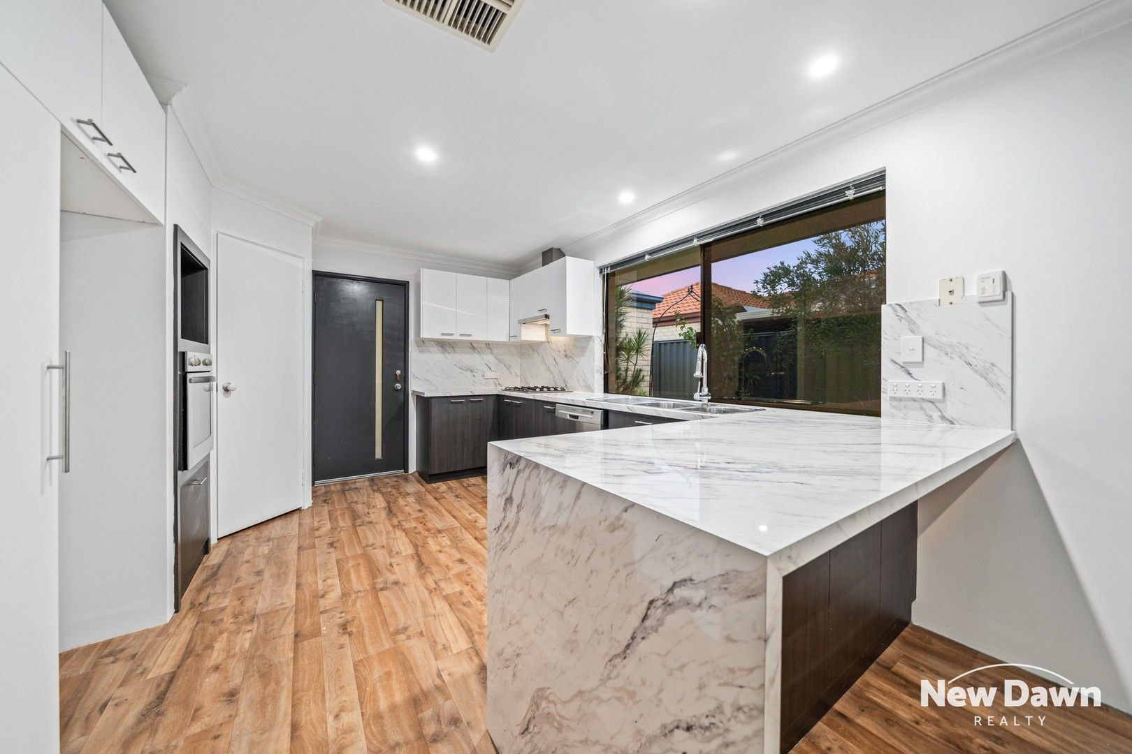 5 bedrooms House in 57 Edgecombe Pass AVELEY WA, 6069