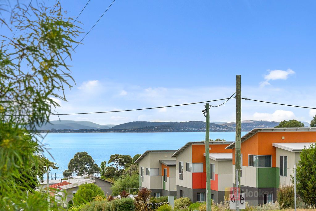 233 Roslyn Avenue, Blackmans Bay TAS 7052, Image 2