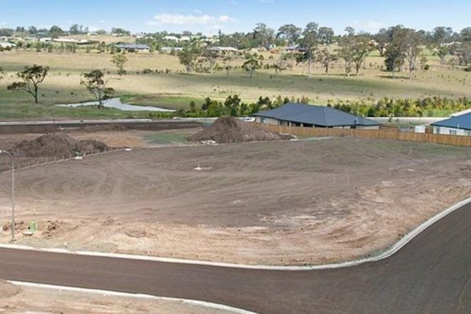 Picture of 2 Olearia (Lot 411 McKeachies Run) Way, ABERGLASSLYN NSW 2320