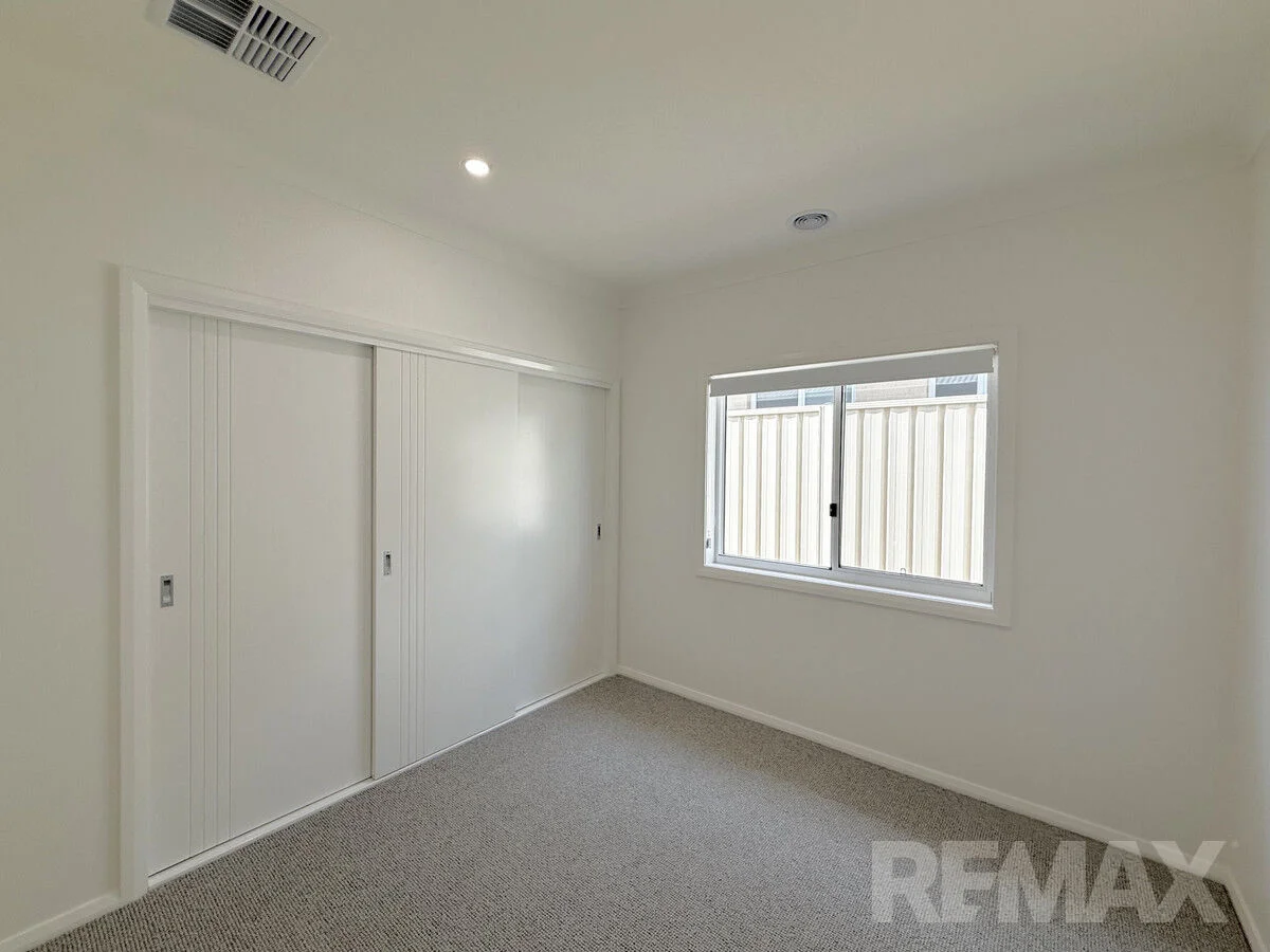 Additional image 7 of 2/17 Tooleybuc Street, Gobbagombalin NSW 2650