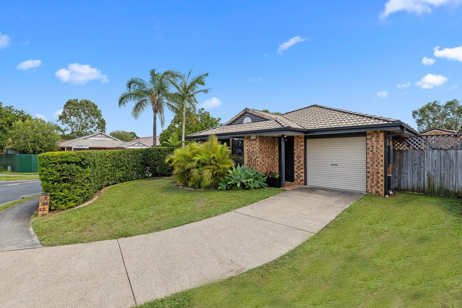 4 bedrooms House in 11 Laguna Circuit TINGALPA QLD, 4173