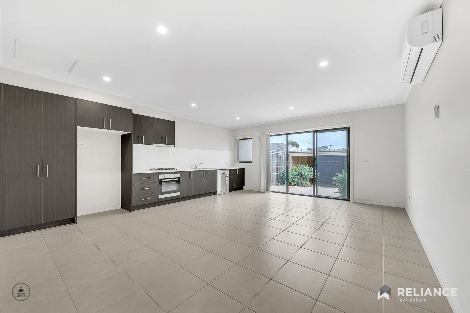 6 Bianca Boulevard, Tarneit VIC 3029, Image 2