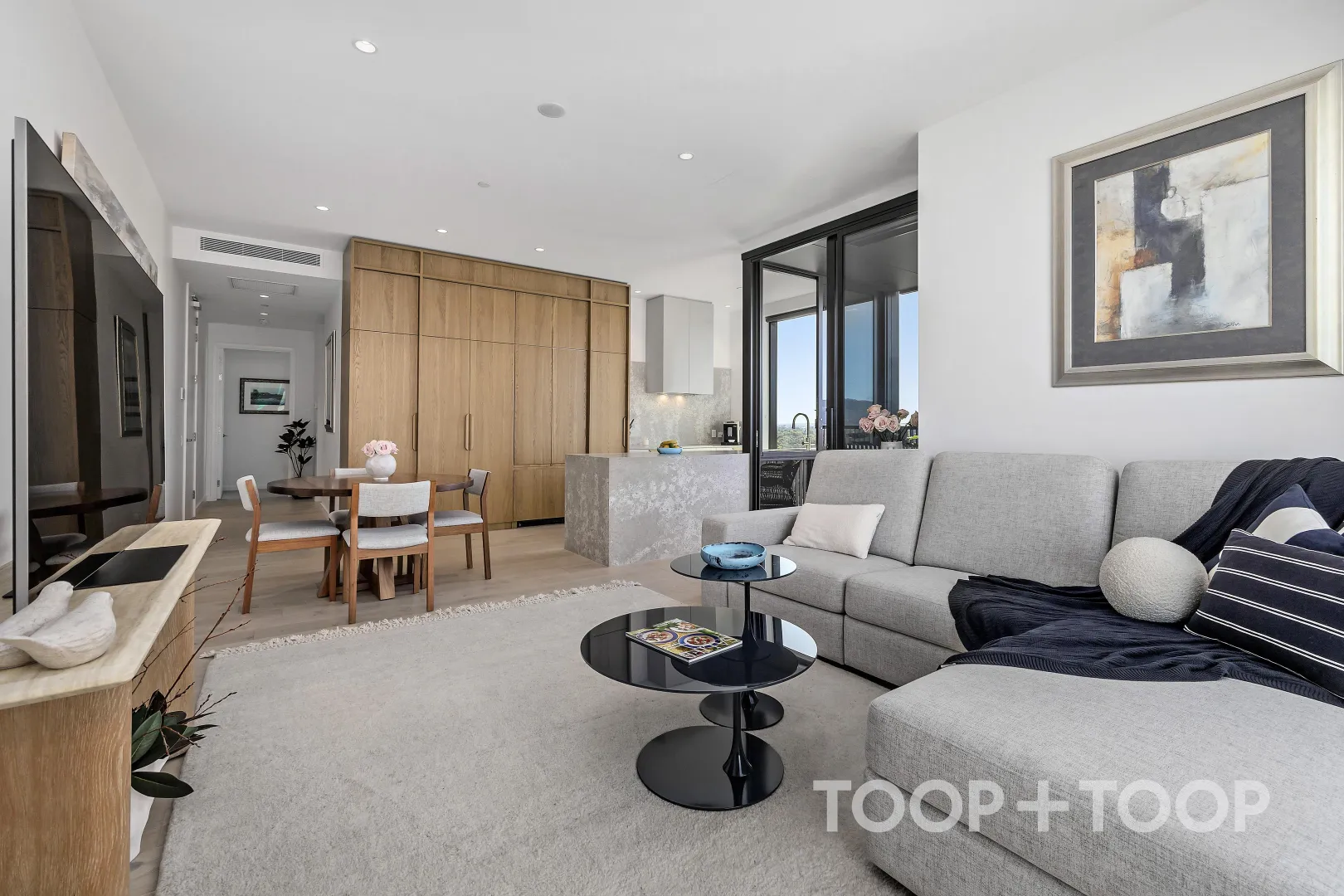 Elegance Meets Skyline Views - View 4