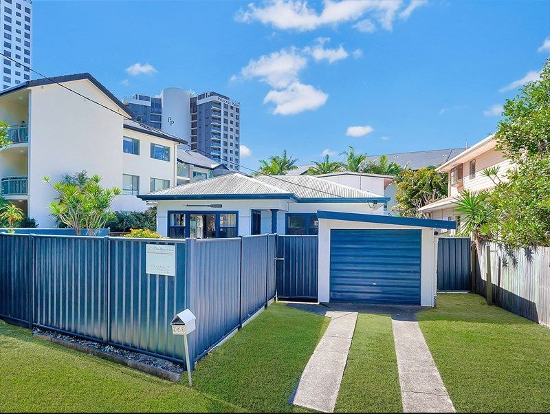 4 bedrooms House in 953 Gold Coast Highway PALM BEACH QLD, 4221