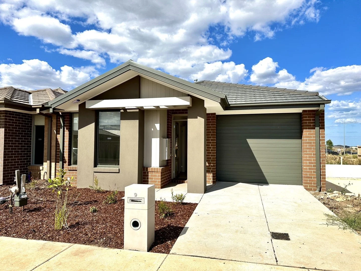 9 Palmdale Crescent, Mambourin VIC 3024