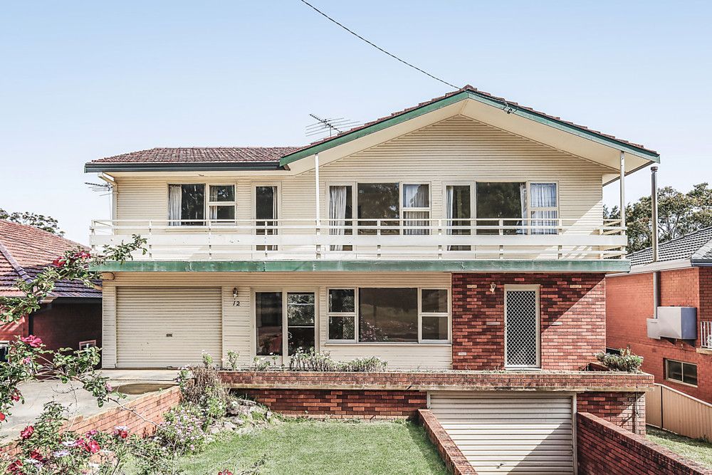 5 bedrooms House in 12 Sunshine Parade PEAKHURST HEIGHTS NSW, 2210