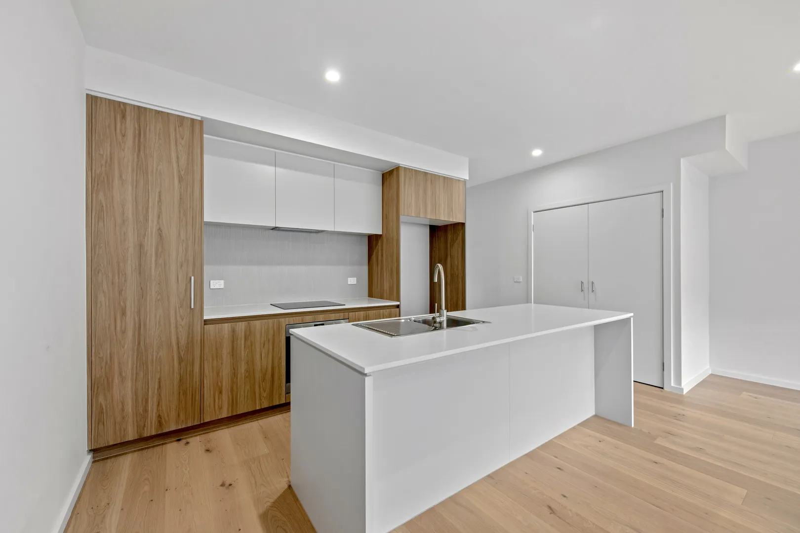 Brand New Spacious Family Living in Point Cook - Widok 3