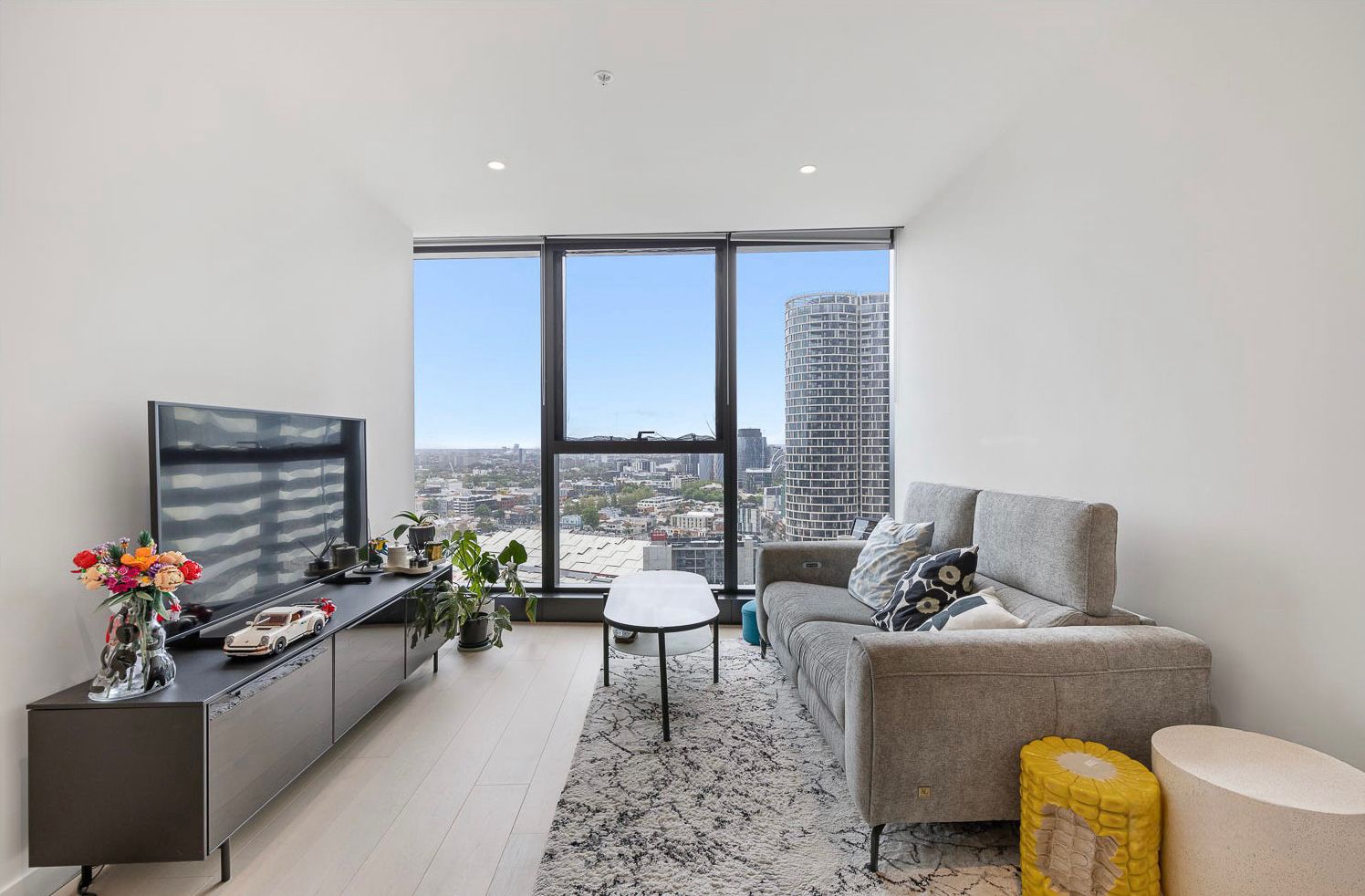 2 bedrooms Apartment / Unit / Flat in 2905/157 A’Beckett Street MELBOURNE VIC, 3000