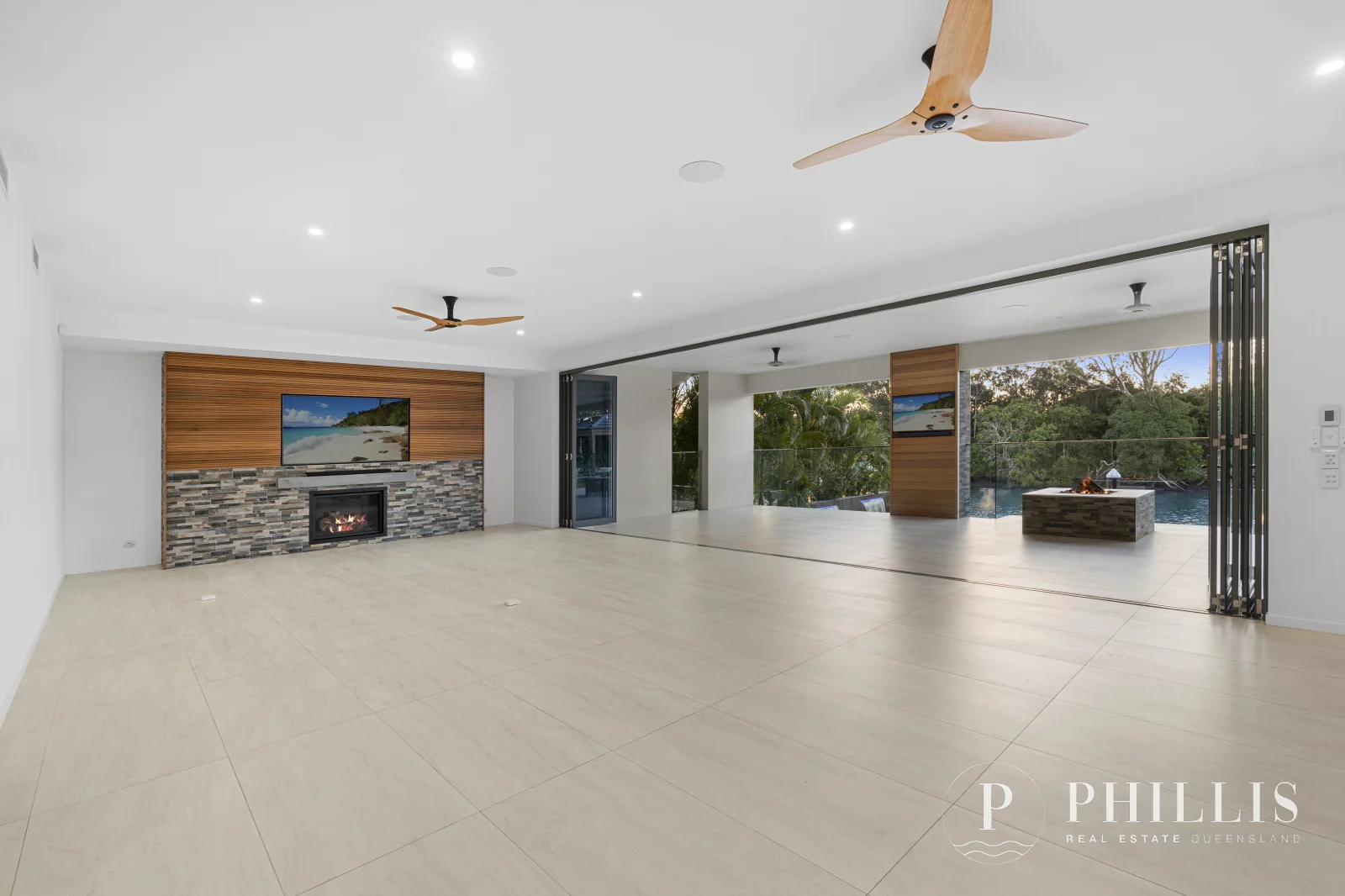 Additional image 91 of 2515 Cressbrook Drive, Hope Island QLD 4212