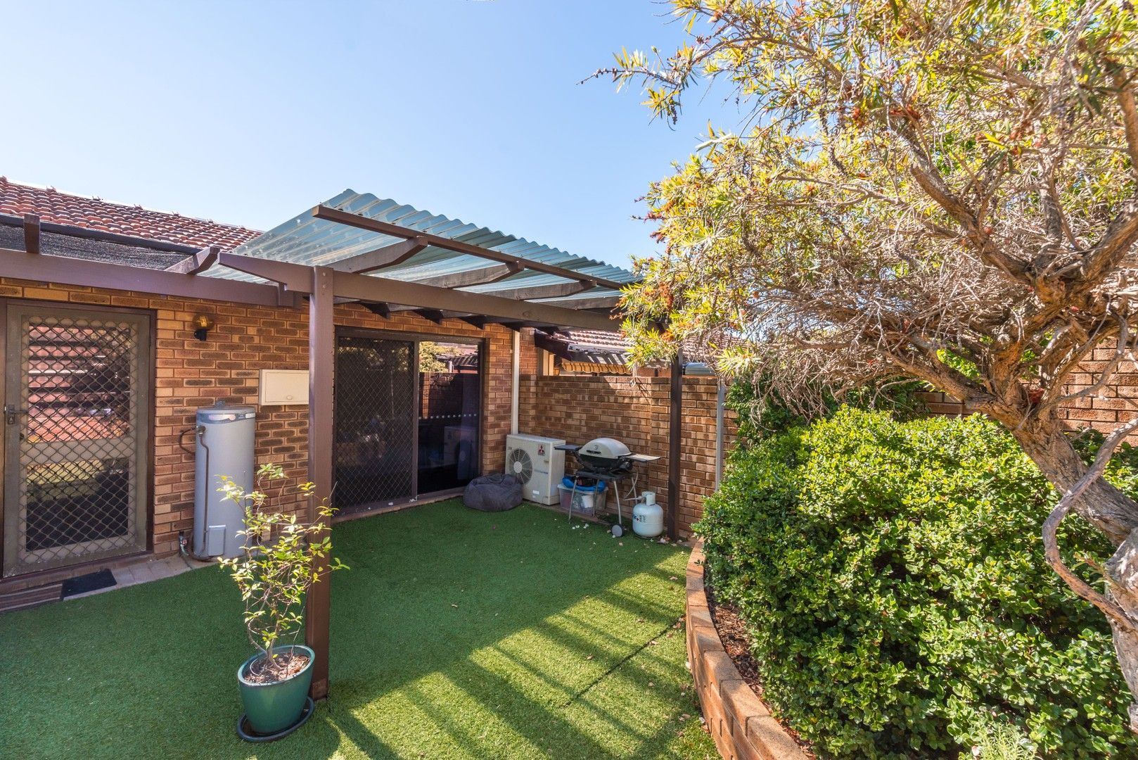 2 bedrooms Villa in 16 Dean Street CLAREMONT WA, 6010