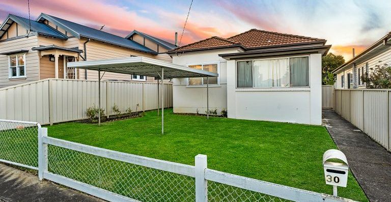 5 bedrooms House in 30 Seventh Avenue BERALA NSW, 2141