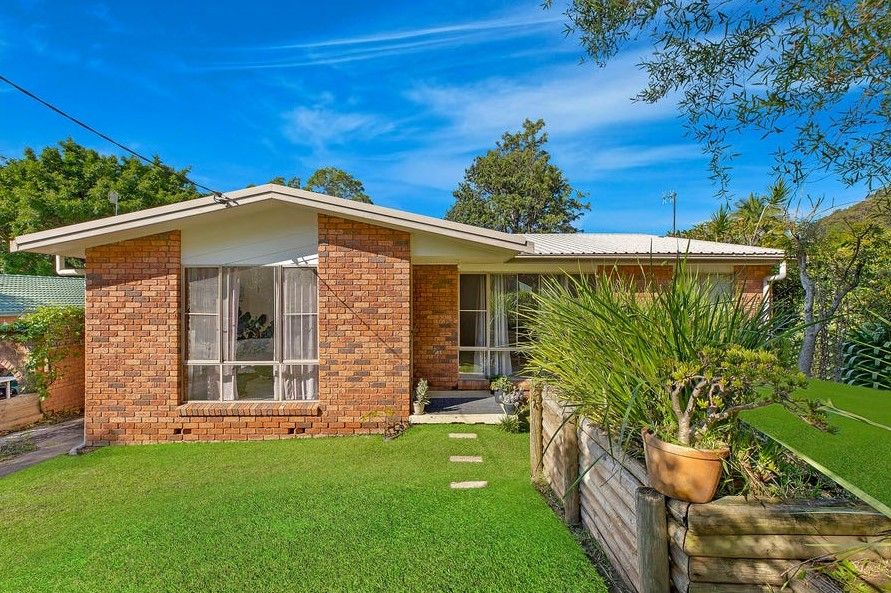3 bedrooms House in 12 Aldinga Drive WAMBERAL NSW, 2260