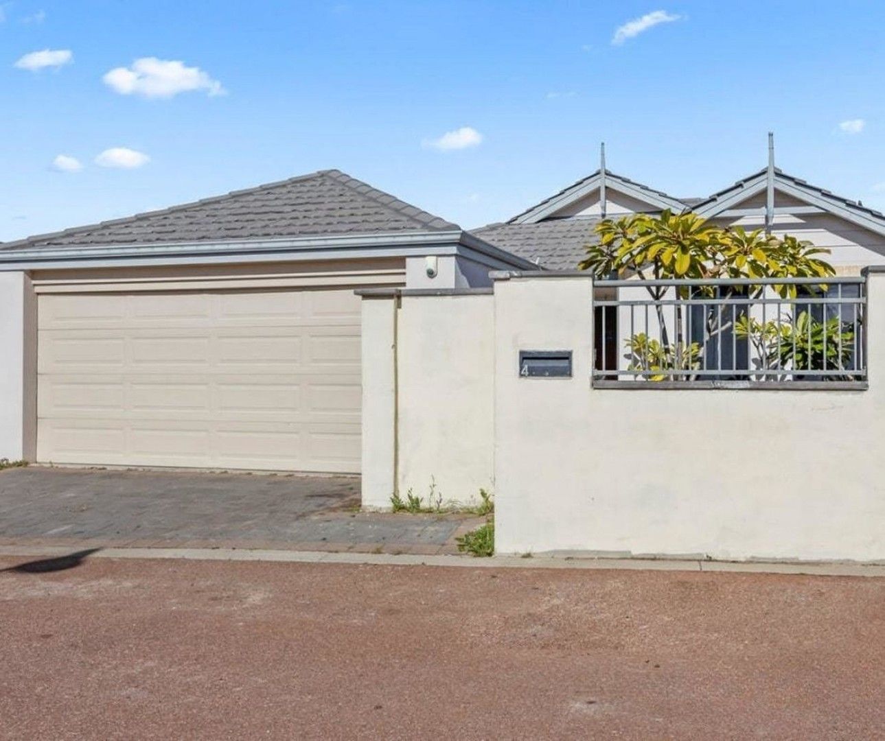 3 bedrooms House in 4 Coree Lane ELLENBROOK WA, 6069