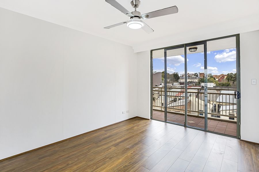2 bedrooms Apartment / Unit / Flat in 9/39-61 Gibbons Street REDFERN NSW, 2016