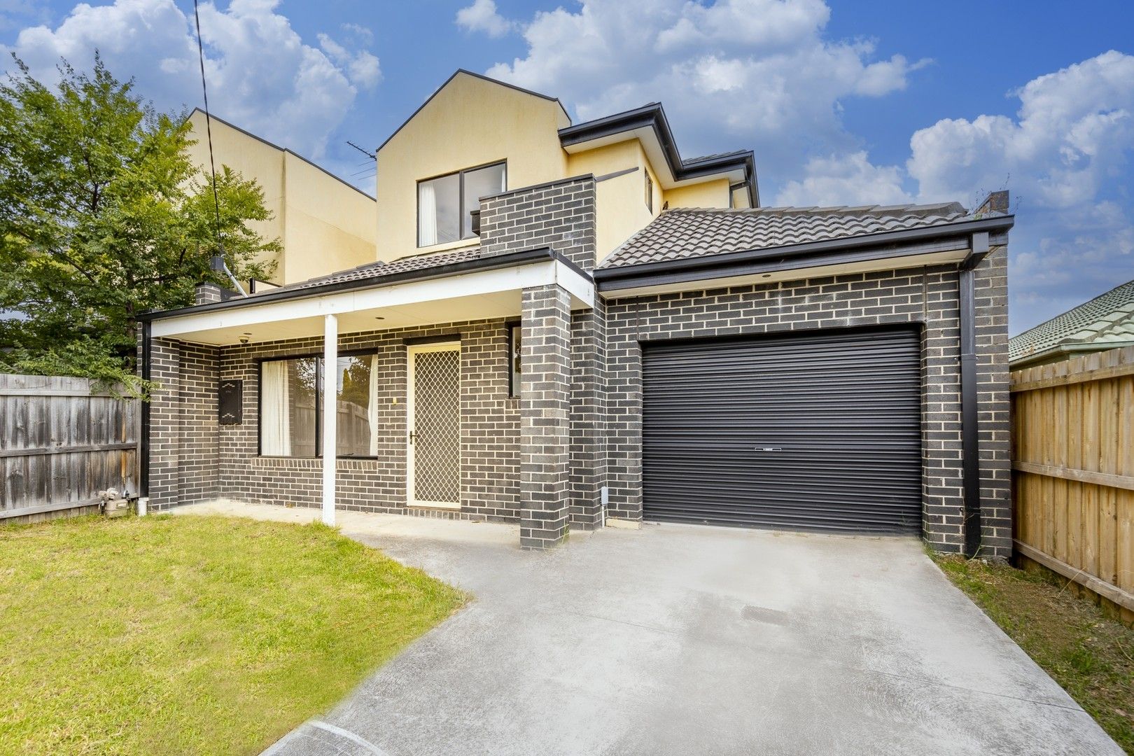 2 bedrooms Townhouse in 2/1A Greenham Street MAIDSTONE VIC, 3012
