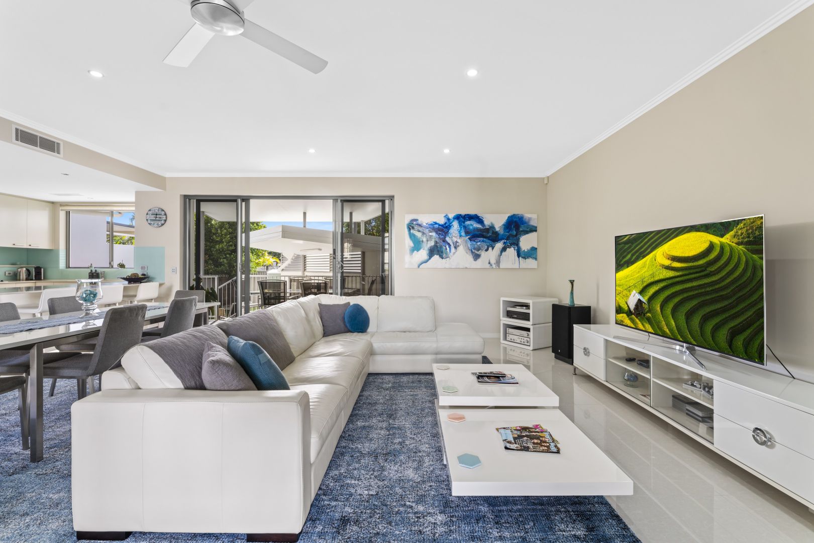 3/114 The Esplanade, Paradise Point QLD 4216, Image 2