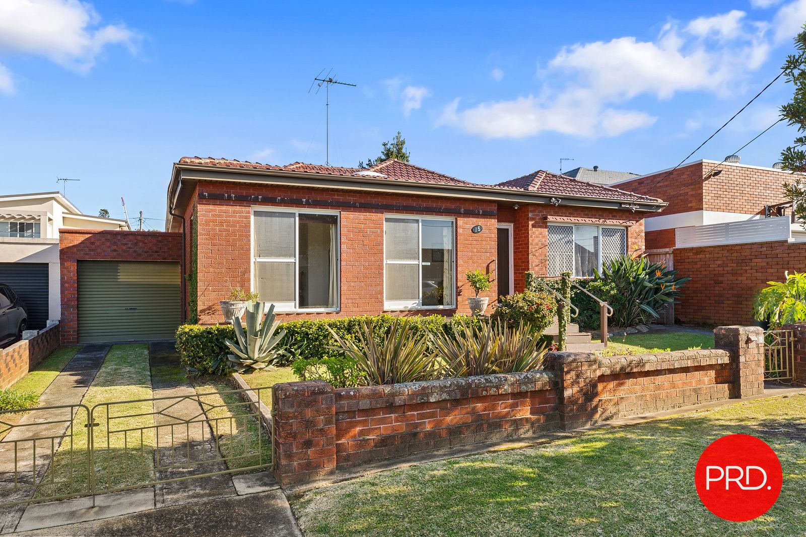 3 bedrooms House in 15 Oakdale Avenue KOGARAH NSW, 2217