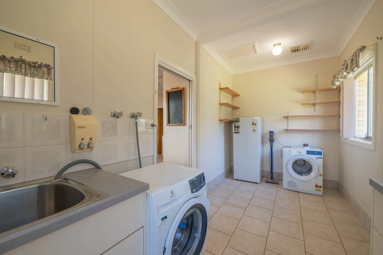 Additional image 25 of 22 Mengarvie Road, Parkes NSW 2870