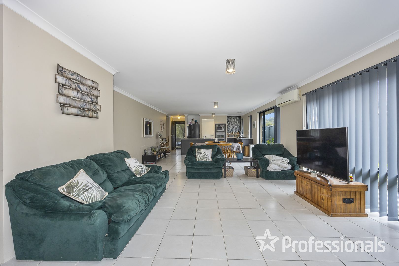 34 Torres Parade, Aveley WA 6069, Image 2