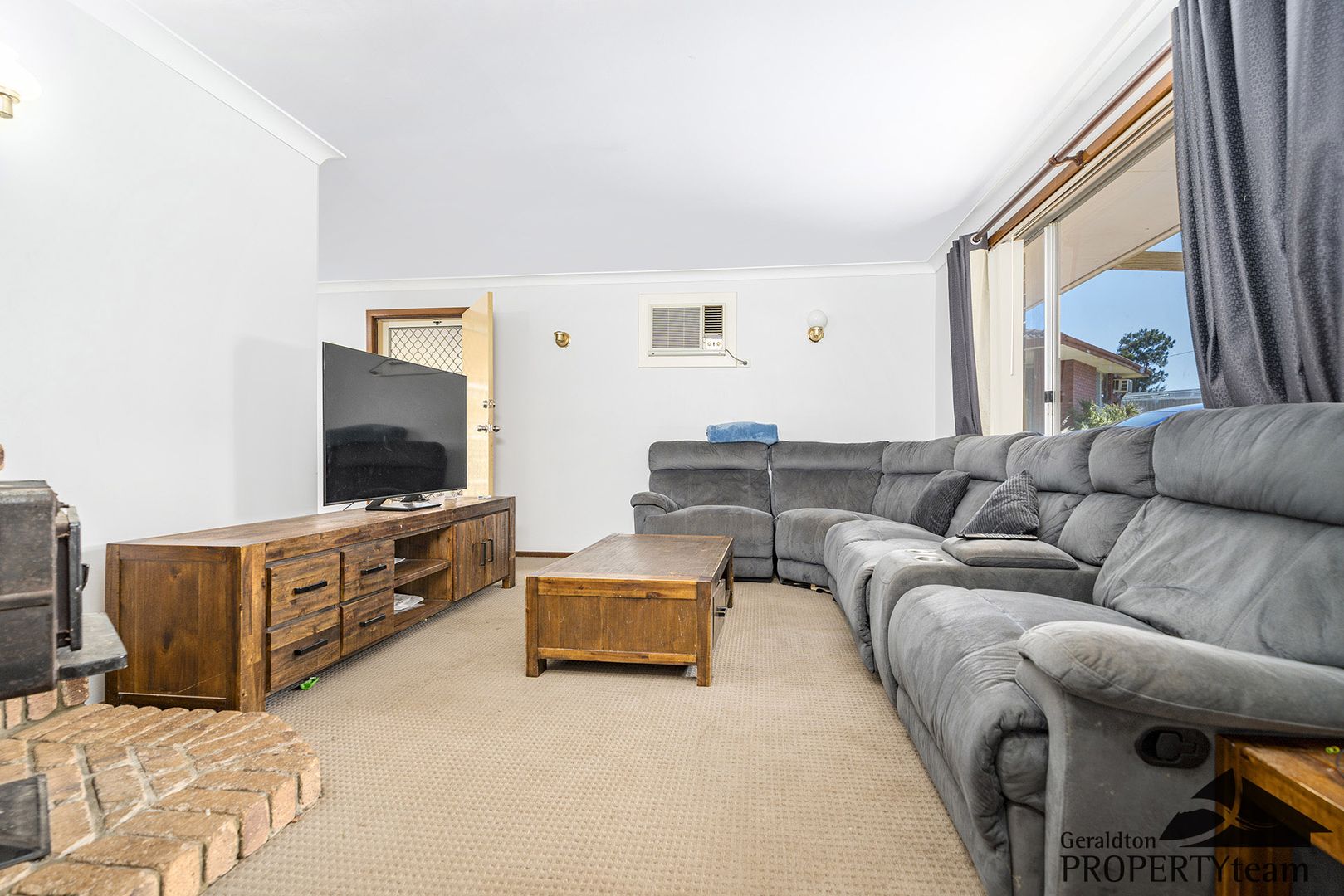 8 Earle Place, Utakarra WA 6530, Image 1