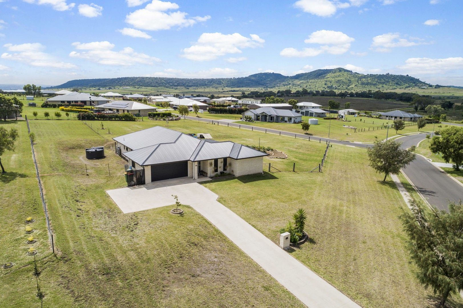 25 Sunshine Way, Kingsthorpe QLD 4400, Image 0