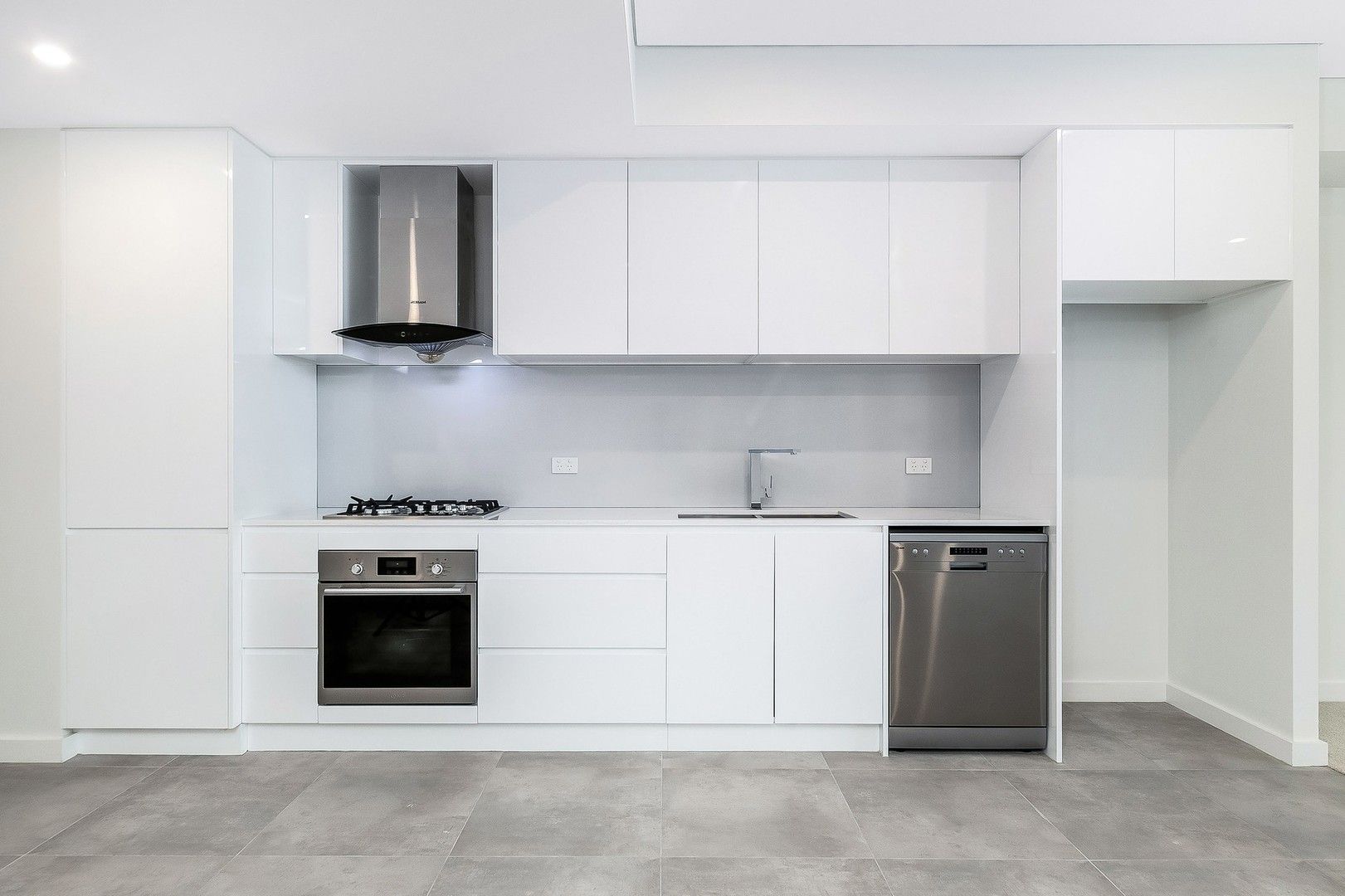 2 bedrooms Apartment / Unit / Flat in 902/1-5 Treacy Street HURSTVILLE NSW, 2220