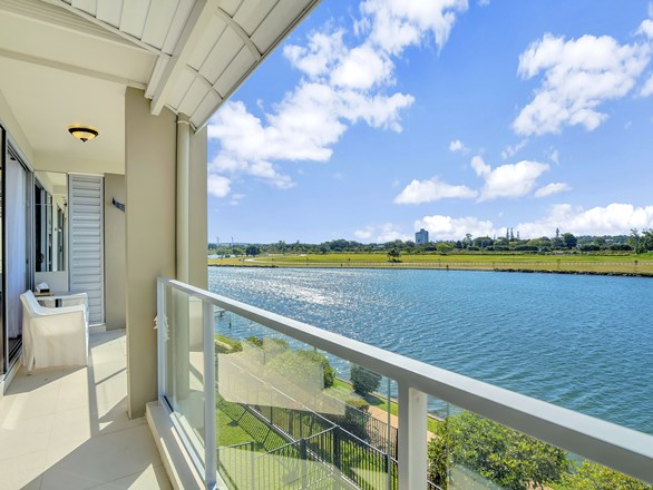 5/5055 Emerald Island Drive, Carrara QLD 4211