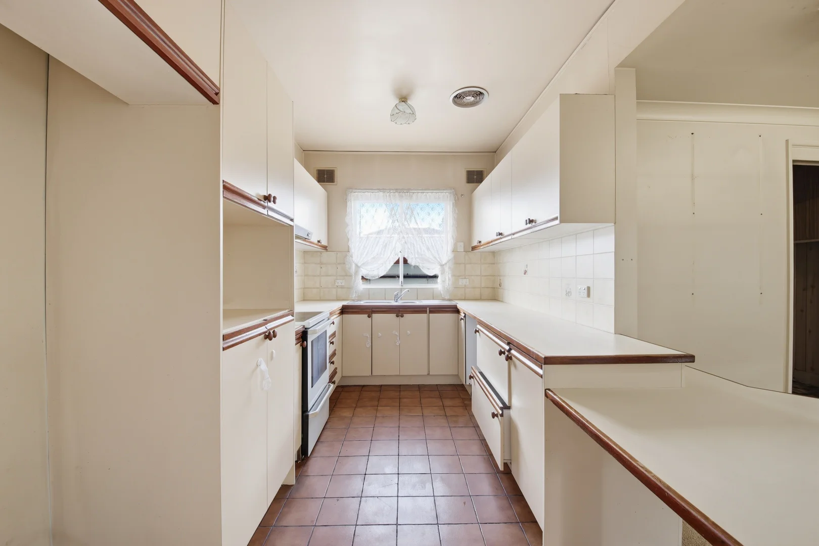 Additional image 3 of 4 Weir Crescent, Lurnea NSW 2170