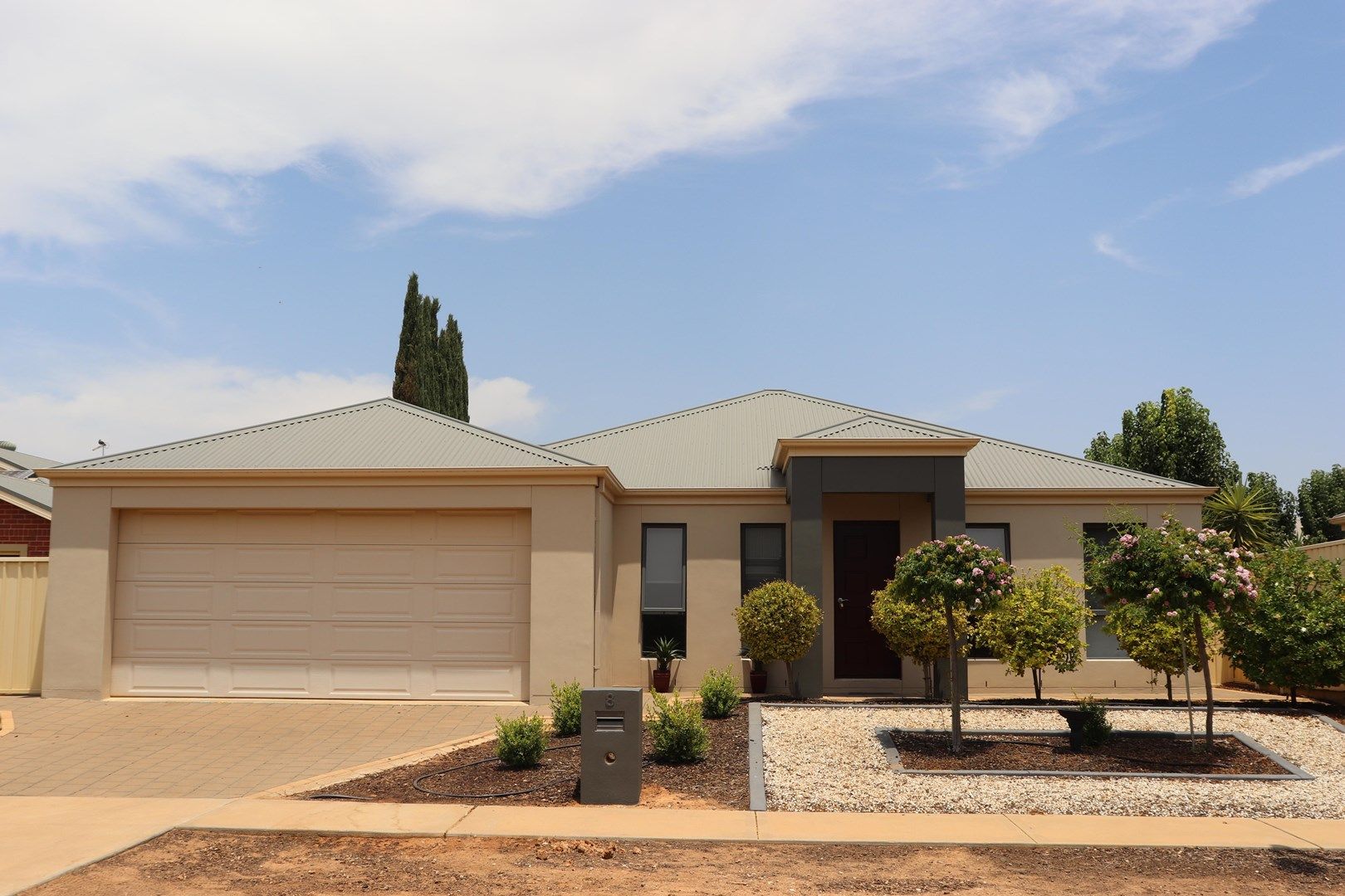3 bedrooms House in 8 Sotiri Court MILDURA VIC, 3500