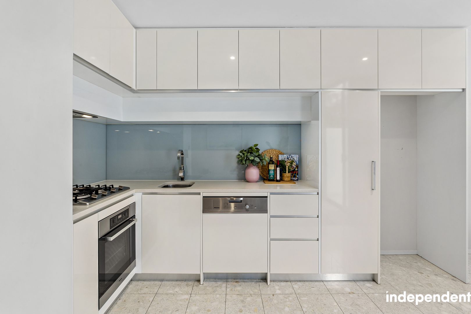 128/11 Trevillian Quay, Kingston ACT 2604, Image 2