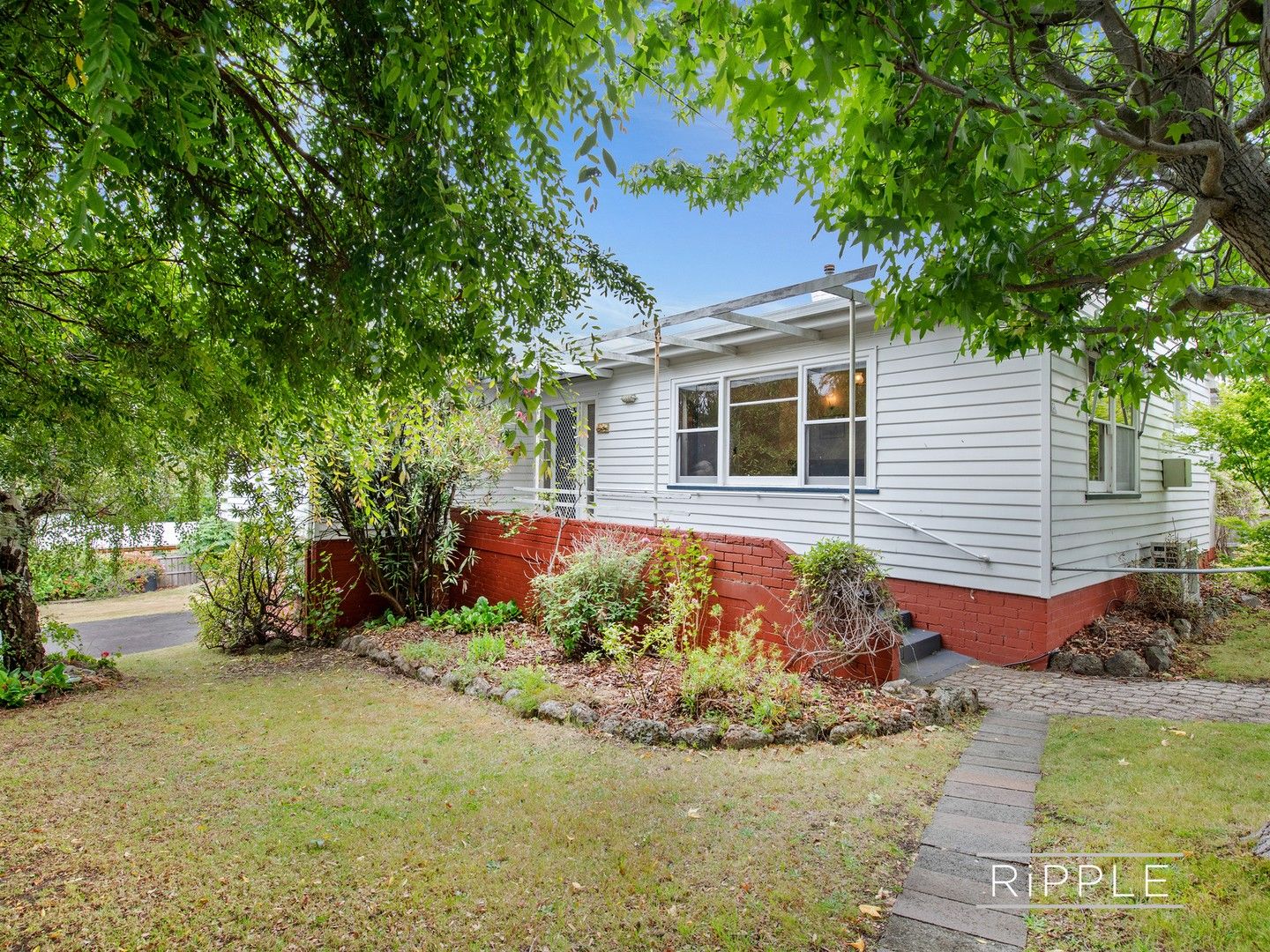 3 bedrooms House in 14 Hinsby Road TAROONA TAS, 7053