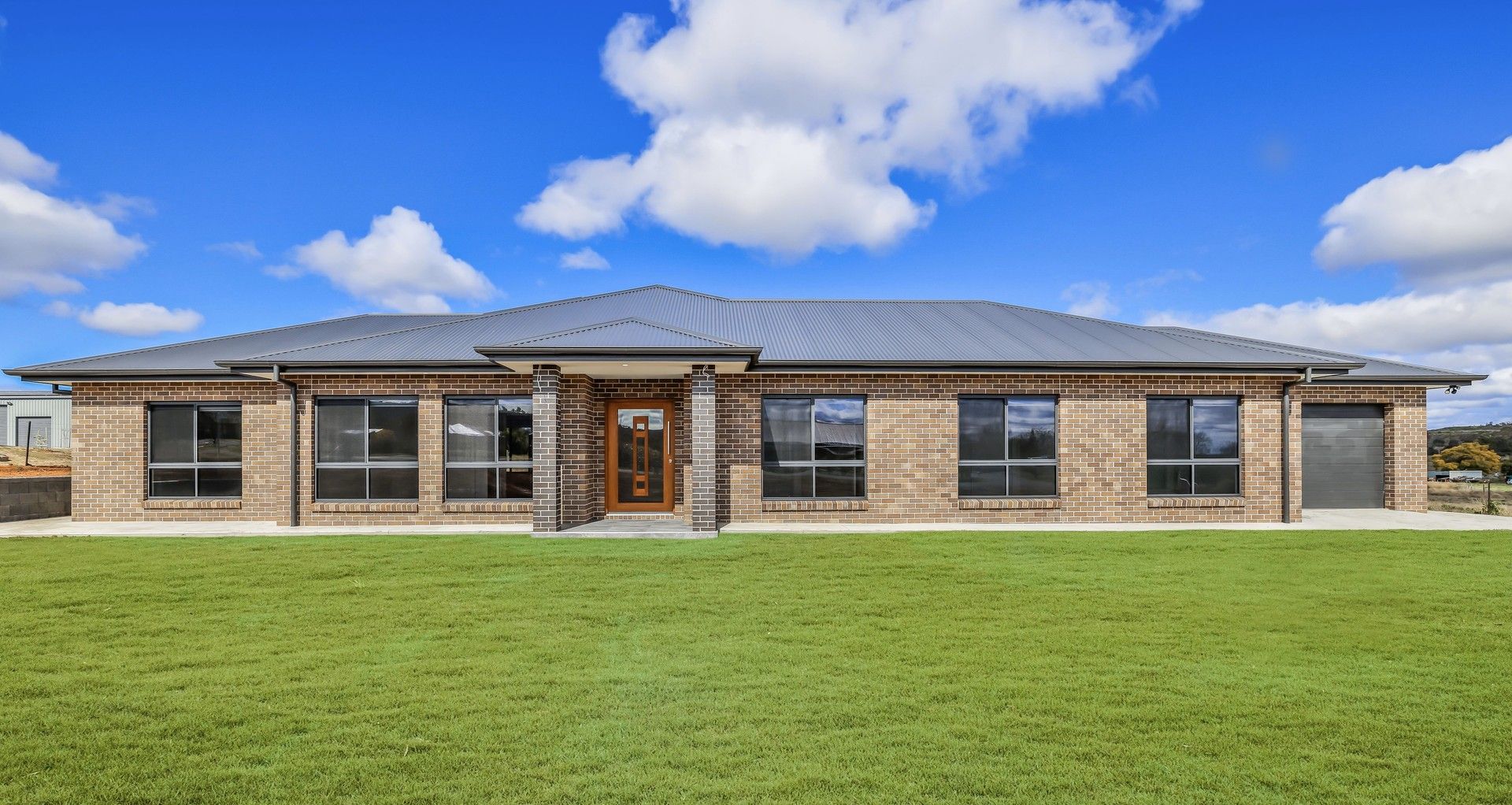 5 bedrooms House in 10 Flagstaff Road NORTH TAMWORTH NSW, 2340