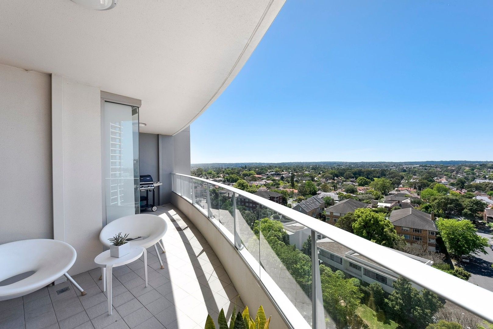 3 bedrooms Apartment / Unit / Flat in 1202/11 Railway Street CHATSWOOD NSW, 2067