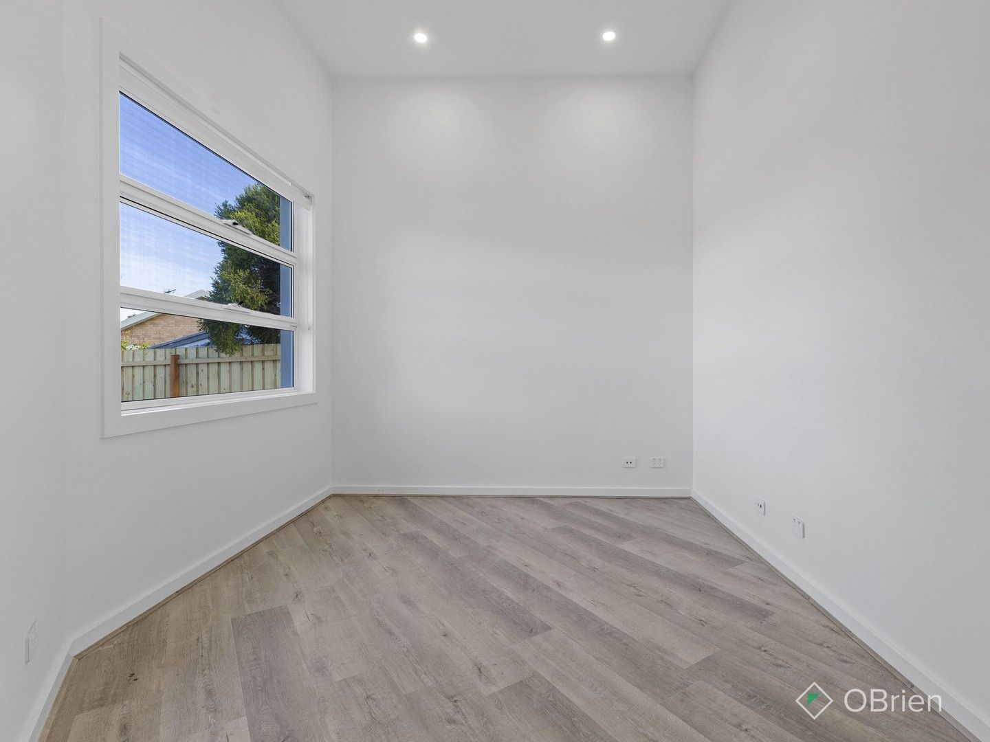 3 bedrooms Townhouse in 2/5 Welwyn Court KEYSBOROUGH VIC, 3173