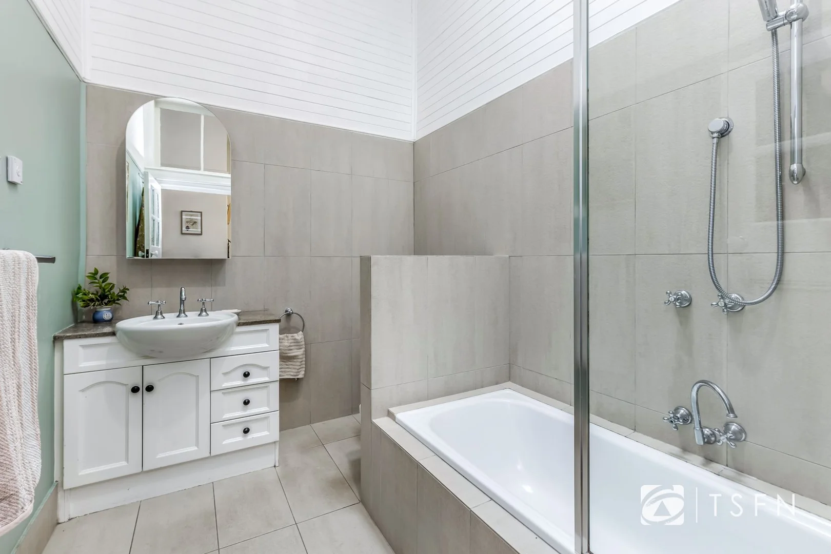 Additional image 12 of 6 Pine Street, Quarry Hill VIC 3550