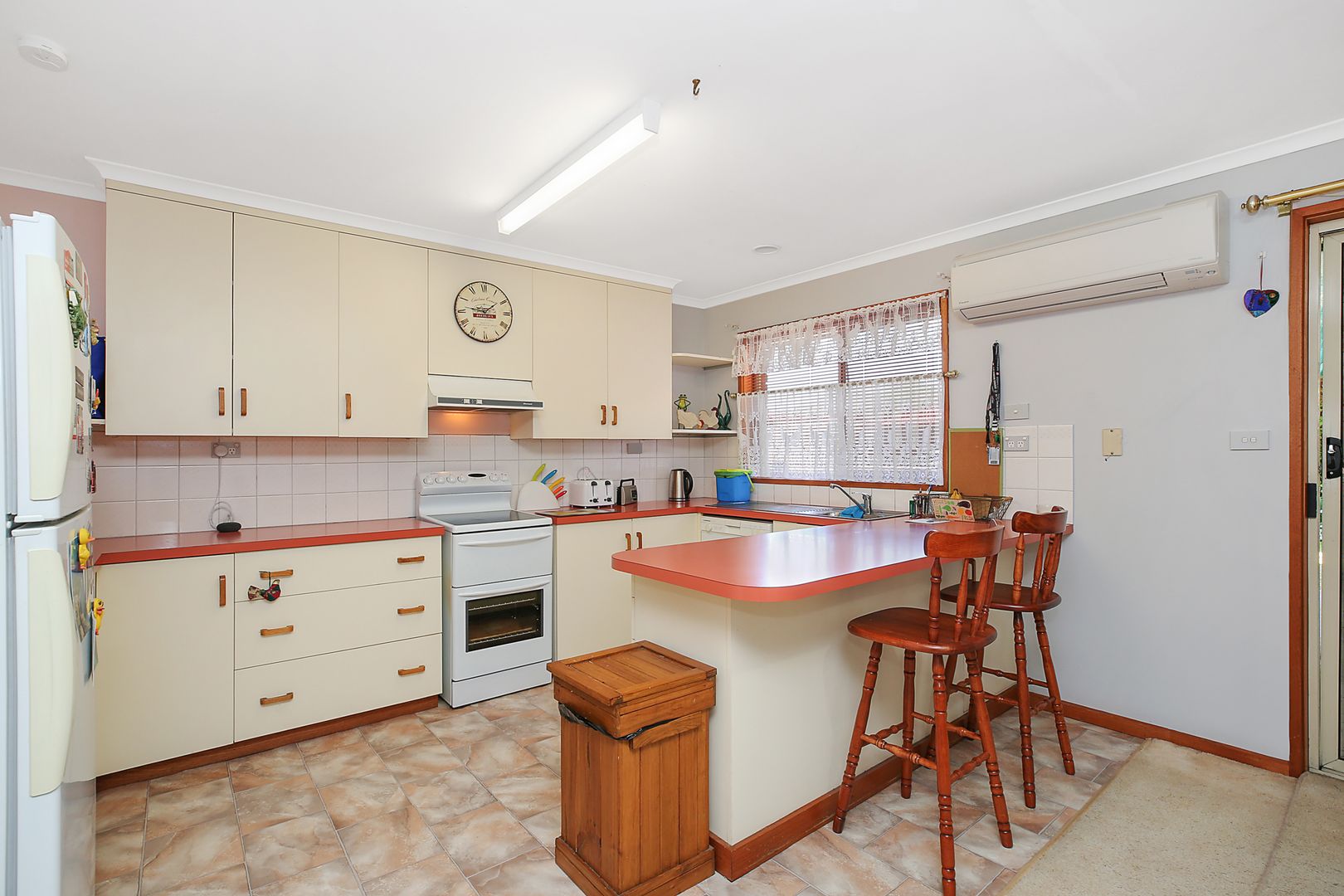 2/11 Longmore Street, Camperdown VIC 3260, Image 2