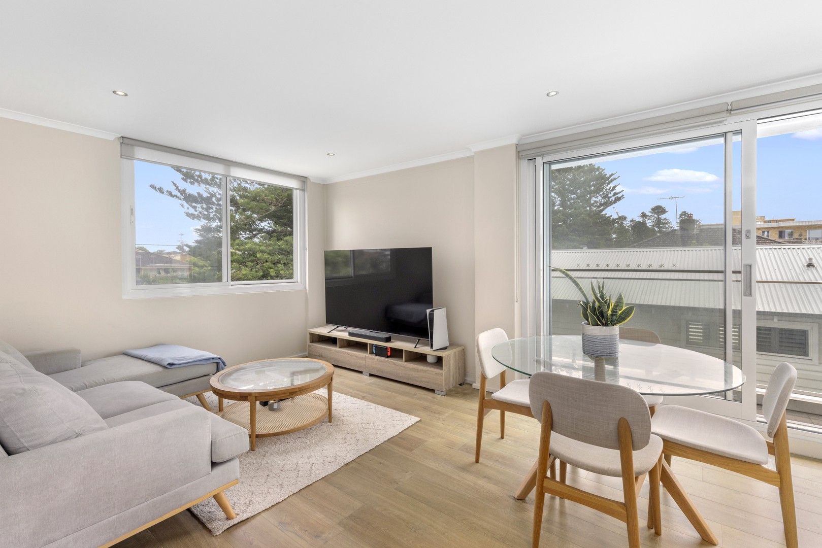 2 bedrooms Apartment / Unit / Flat in 3/2 Malvern Avenue MANLY NSW, 2095