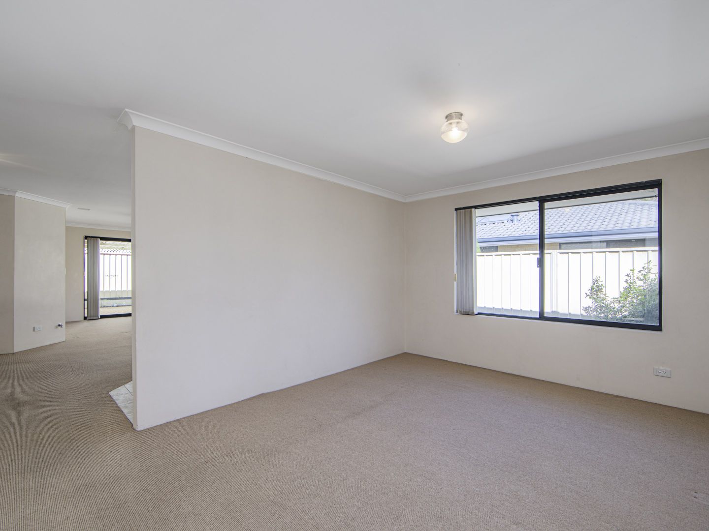 2/10 Peach Tree Way, Forrestfield WA 6058, Image 2