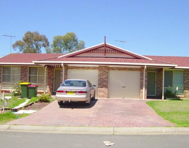 8 Seaeagle Crescent, Green Valley NSW 2168