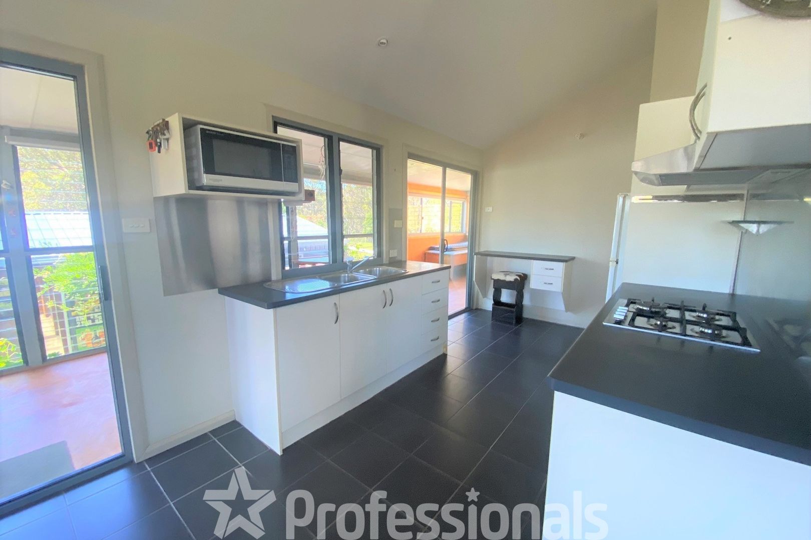 15 Yallambee Street, Coomba Park NSW 2428, Image 2