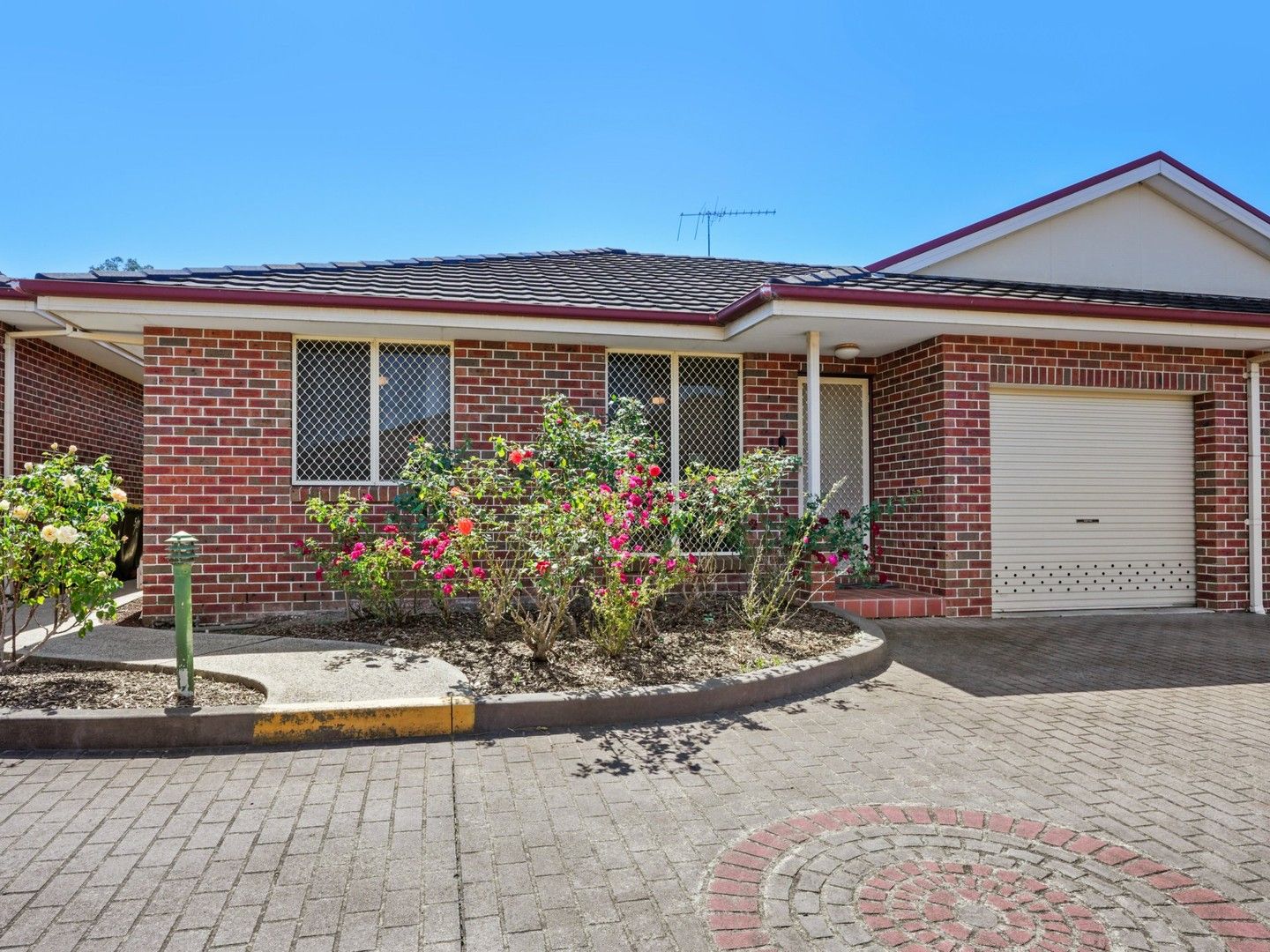 4/19 Azalea Place, Macquarie Fields NSW 2564, Image 0