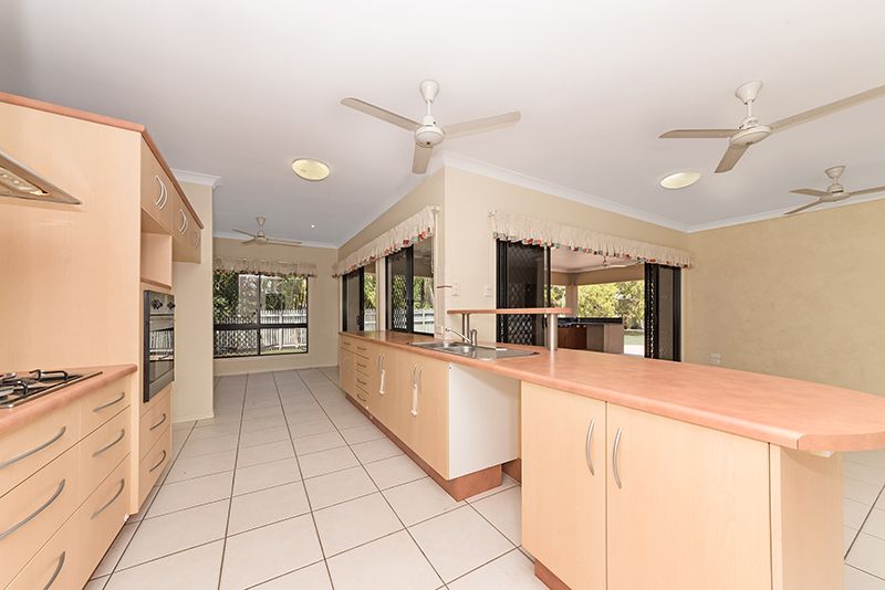 37 Coutts Drive, Bushland Beach QLD 4818, Image 1