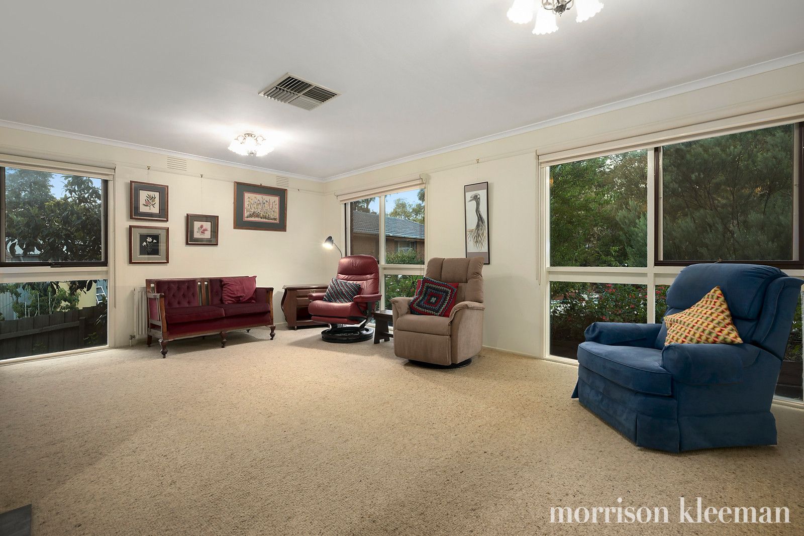 10 Nandaly Court, Greensborough VIC 3088, Image 2