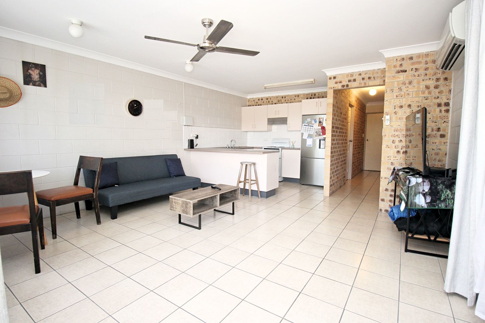 2/16 Margaret Street, West End QLD 4810, Image 2