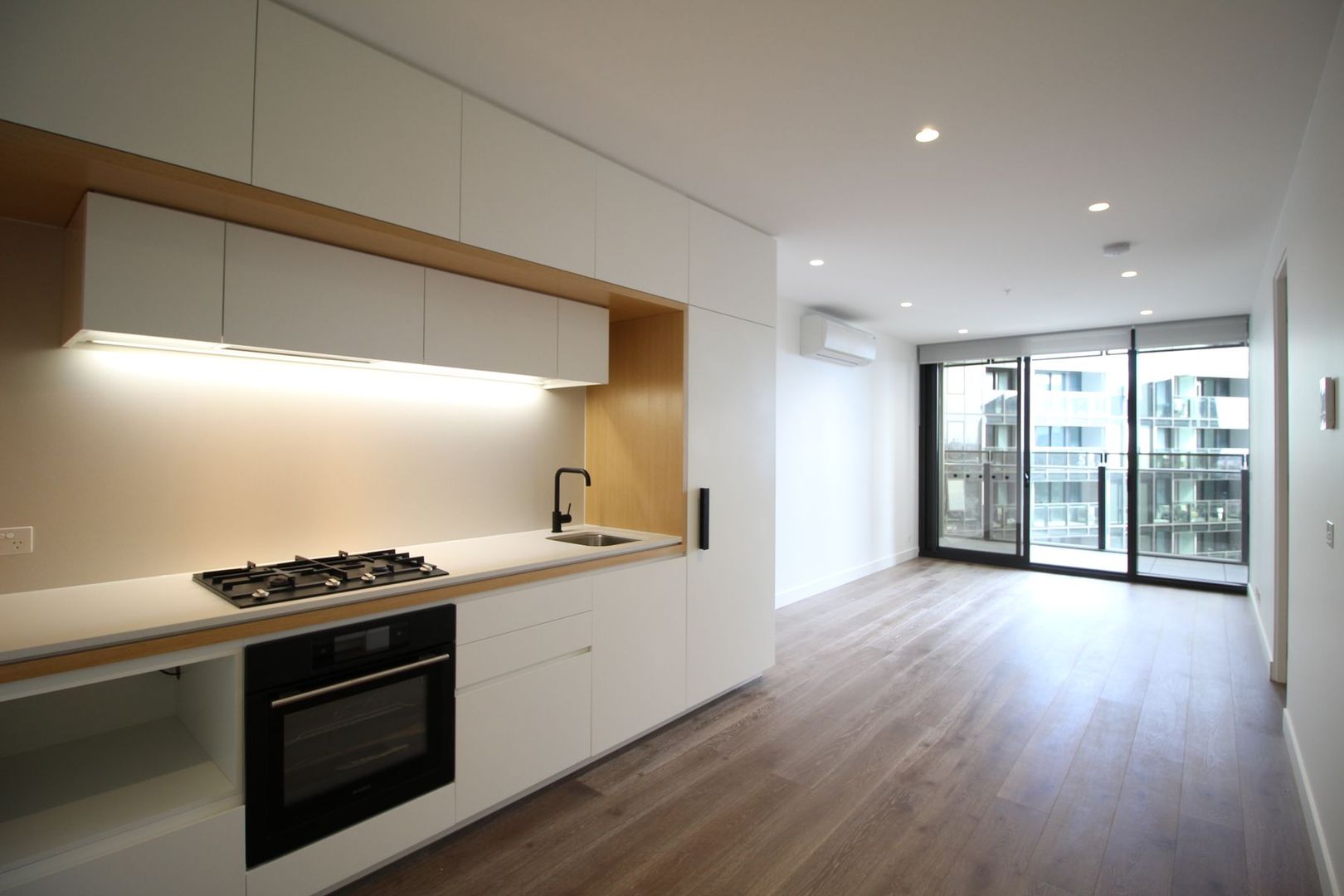 1 bedrooms Apartment / Unit / Flat in 1210/421 Docklands Drive DOCKLANDS VIC, 3008