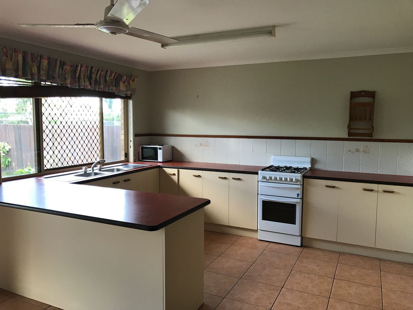 11 Oxley Ct, Granville QLD 4650, Image 2