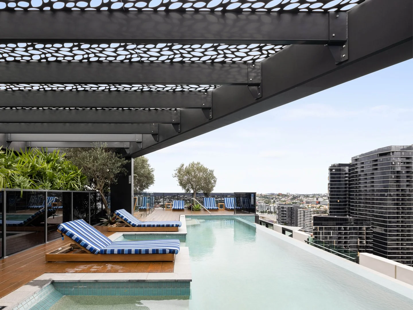 1407/4 Edmondstone Street, South Brisbane QLD 4101