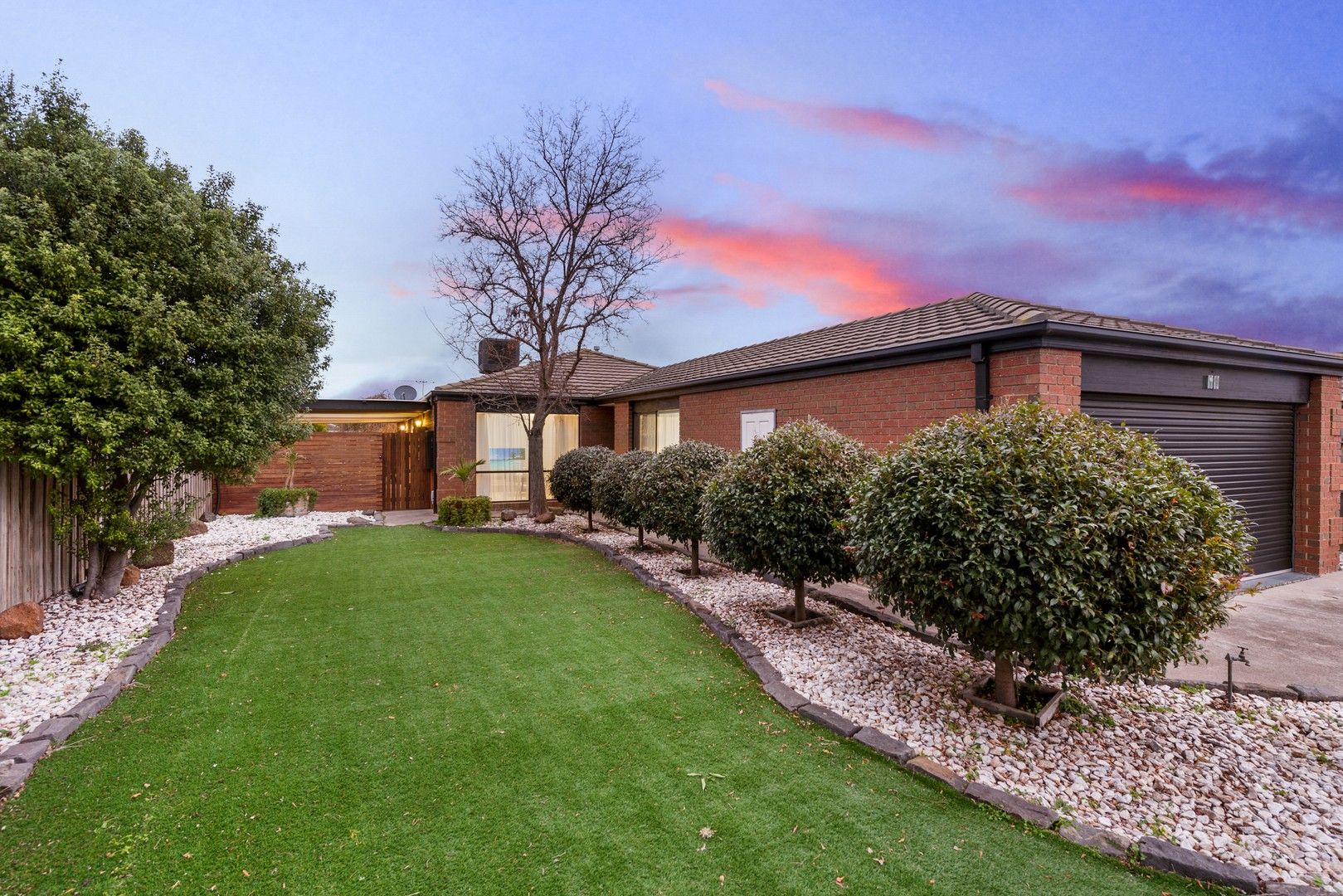 4 bedrooms House in 15 Kenmore Close HOPPERS CROSSING VIC, 3029